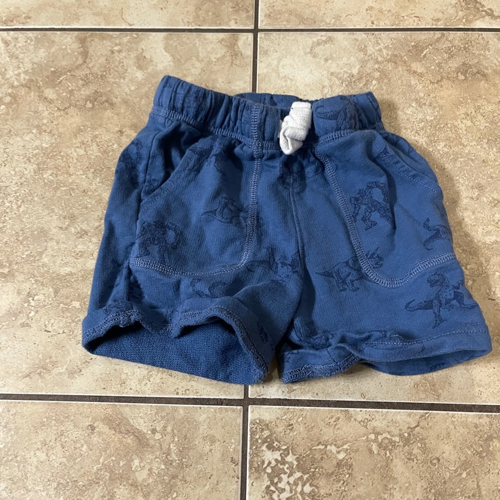 ⭐️TAKE 50% OFF⭐️ Carter’s 2T shorts